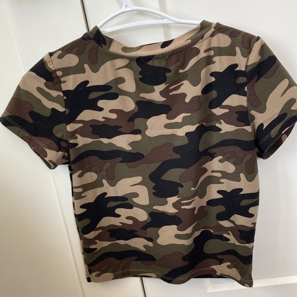 Camo “queen” crop top - Picture 3 of 3